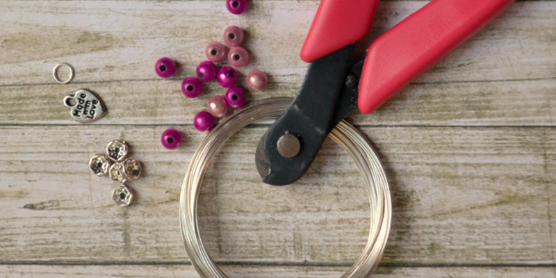 Beginners Guide: Jewellery Making Glue 